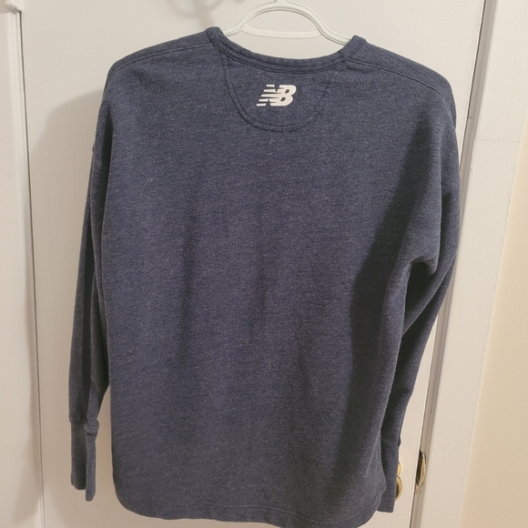 New balance sweater - Picture 2 of 2